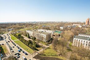41 Orekhovo 3 Bedroom Apartment near Tsaritsyno Park