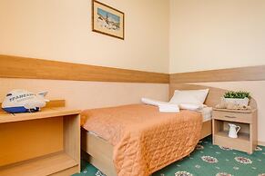 41 Orekhovo 3 Bedroom Apartment near Tsaritsyno Park