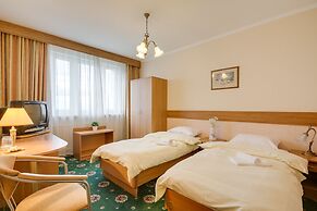 41 Orekhovo 3 Bedroom Apartment near Tsaritsyno Park