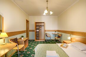 41 Orekhovo 3 Bedroom Apartment near Tsaritsyno Park