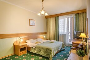 41 Orekhovo 3 Bedroom Apartment near Tsaritsyno Park