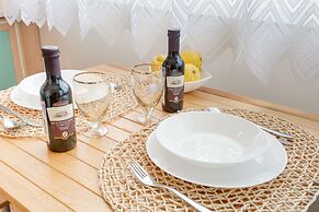 41 Orekhovo 3 Bedroom Apartment near Tsaritsyno Park