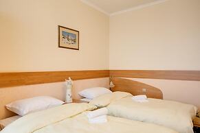 41 Orekhovo 3 Bedroom Apartment near Tsaritsyno Park