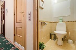 41 Orekhovo 3 Bedroom Apartment near Tsaritsyno Park