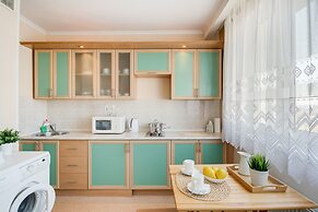 41 Orekhovo 3 Bedroom Apartment near Tsaritsyno Park