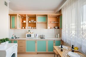 41 Orekhovo 3 Bedroom Apartment near Tsaritsyno Park