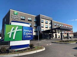 Holiday Inn Express And Suites Boston South - Randolph, an IHG Hotel