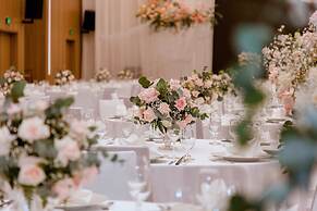 Holiday Inn & Suites Saigon Airport by IHG