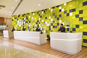 Holiday Inn & Suites Saigon Airport by IHG