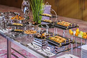 Holiday Inn & Suites Saigon Airport by IHG