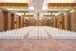 Holiday Inn & Suites Saigon Airport by IHG