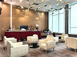 Holiday Inn & Suites Saigon Airport by IHG