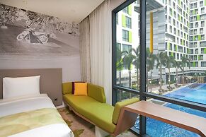 Holiday Inn & Suites Saigon Airport by IHG