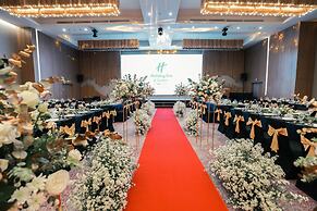 Holiday Inn & Suites Saigon Airport by IHG