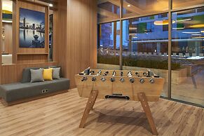 Holiday Inn & Suites Saigon Airport by IHG