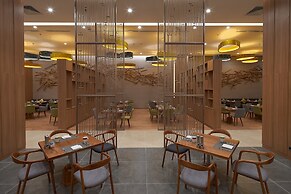 Holiday Inn & Suites Saigon Airport by IHG