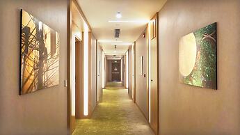Holiday Inn & Suites Saigon Airport by IHG
