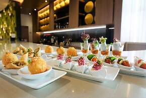 Holiday Inn & Suites Saigon Airport by IHG