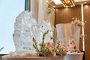 Holiday Inn & Suites Saigon Airport by IHG