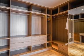 Holiday Inn & Suites Saigon Airport by IHG