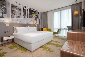 Holiday Inn & Suites Saigon Airport by IHG