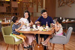 Holiday Inn & Suites Saigon Airport by IHG