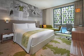 Holiday Inn & Suites Saigon Airport by IHG