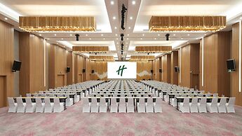Holiday Inn & Suites Saigon Airport by IHG