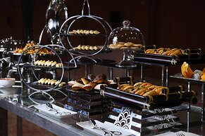 Holiday Inn & Suites Saigon Airport by IHG