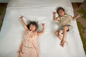 Holiday Inn & Suites Saigon Airport by IHG