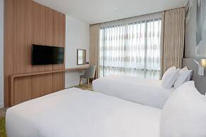 Holiday Inn & Suites Saigon Airport by IHG