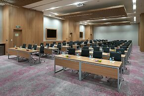 Holiday Inn & Suites Saigon Airport by IHG