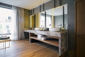 Holiday Inn & Suites Saigon Airport by IHG