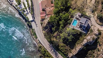 Sueño LUXURY VILLA 180 Iconic Sea View