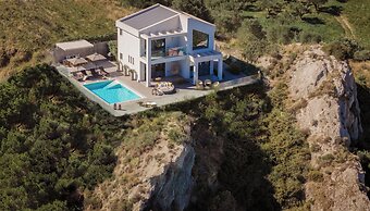 Sueño LUXURY VILLA 180 Iconic Sea View