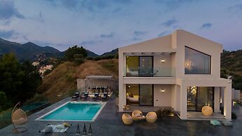 Sueño LUXURY VILLA 180 Iconic Sea View