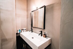 mizuka Nakasu 1 - unmanned hotel -