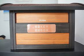 Mr.KINJO inn in front of Children Medical Care Center