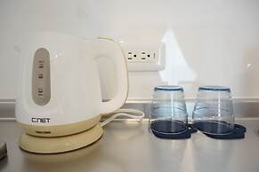 Mr.KINJO inn in front of Children Medical Care Center