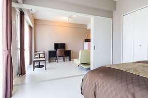 Mr.KINJO inn in front of Children Medical Care Center