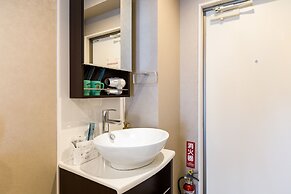 Mr.KINJO inn in front of Children Medical Care Center