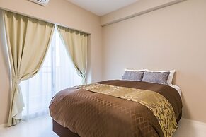 Mr.KINJO inn in front of Children Medical Care Center