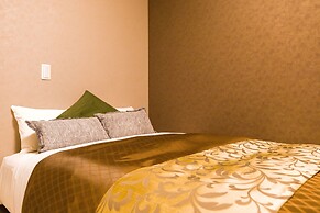 Mr.KINJO inn in front of Children Medical Care Center