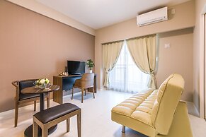 Mr.KINJO inn in front of Children Medical Care Center