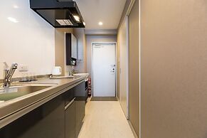 Mr.KINJO inn in front of Children Medical Care Center