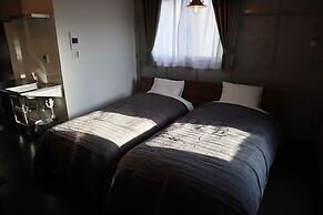 Treeside Hotel & Apartment