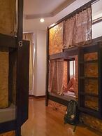 Spinning Cat Hostel - Adults Only