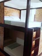 Spinning Cat Hostel - Adults Only