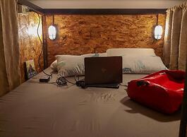 Spinning Cat Hostel - Adults Only