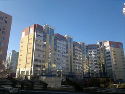 Apartment on Vokzalnaya 77-31